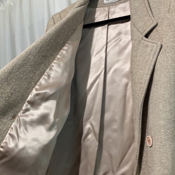 Blazer - Picture 12 of 15